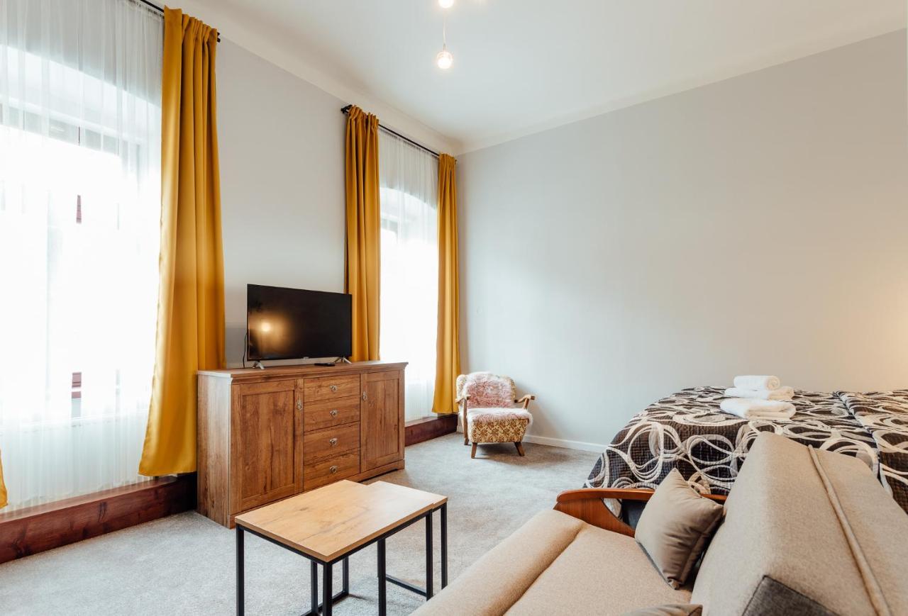 Botanicky Dvor Aparthotel Banská Štiavnica Buitenkant foto