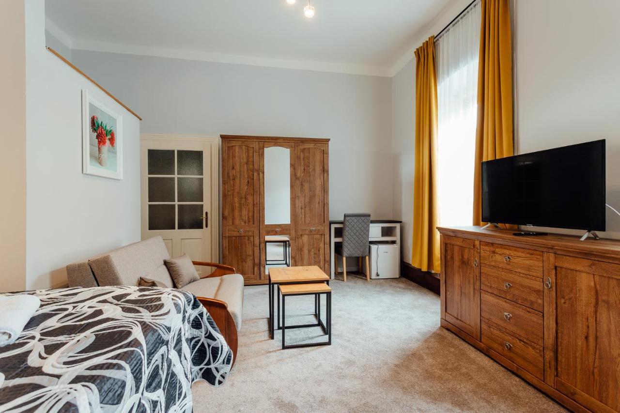 Botanicky Dvor Aparthotel Banská Štiavnica Buitenkant foto
