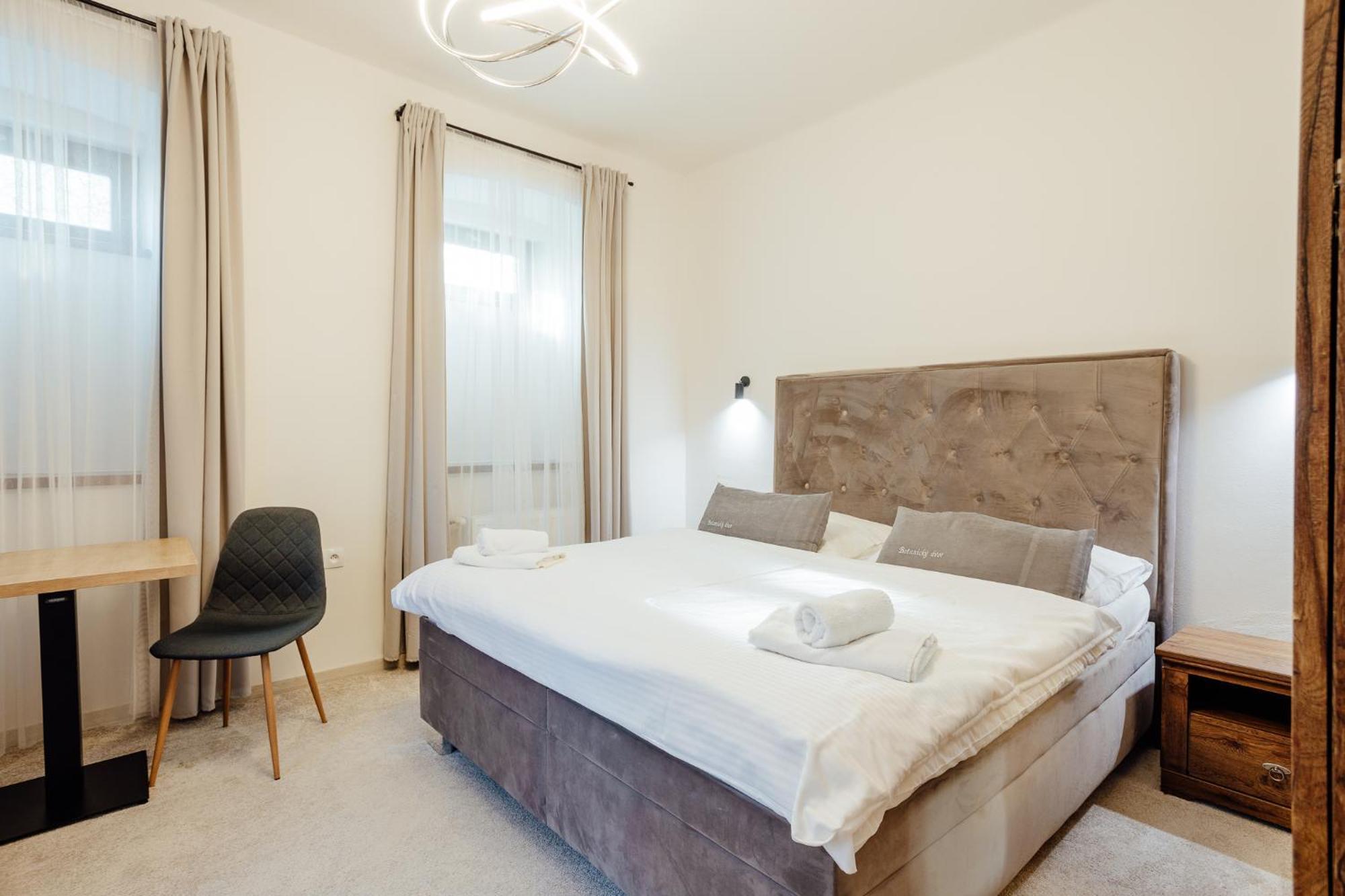 Botanicky Dvor Aparthotel Banská Štiavnica Buitenkant foto