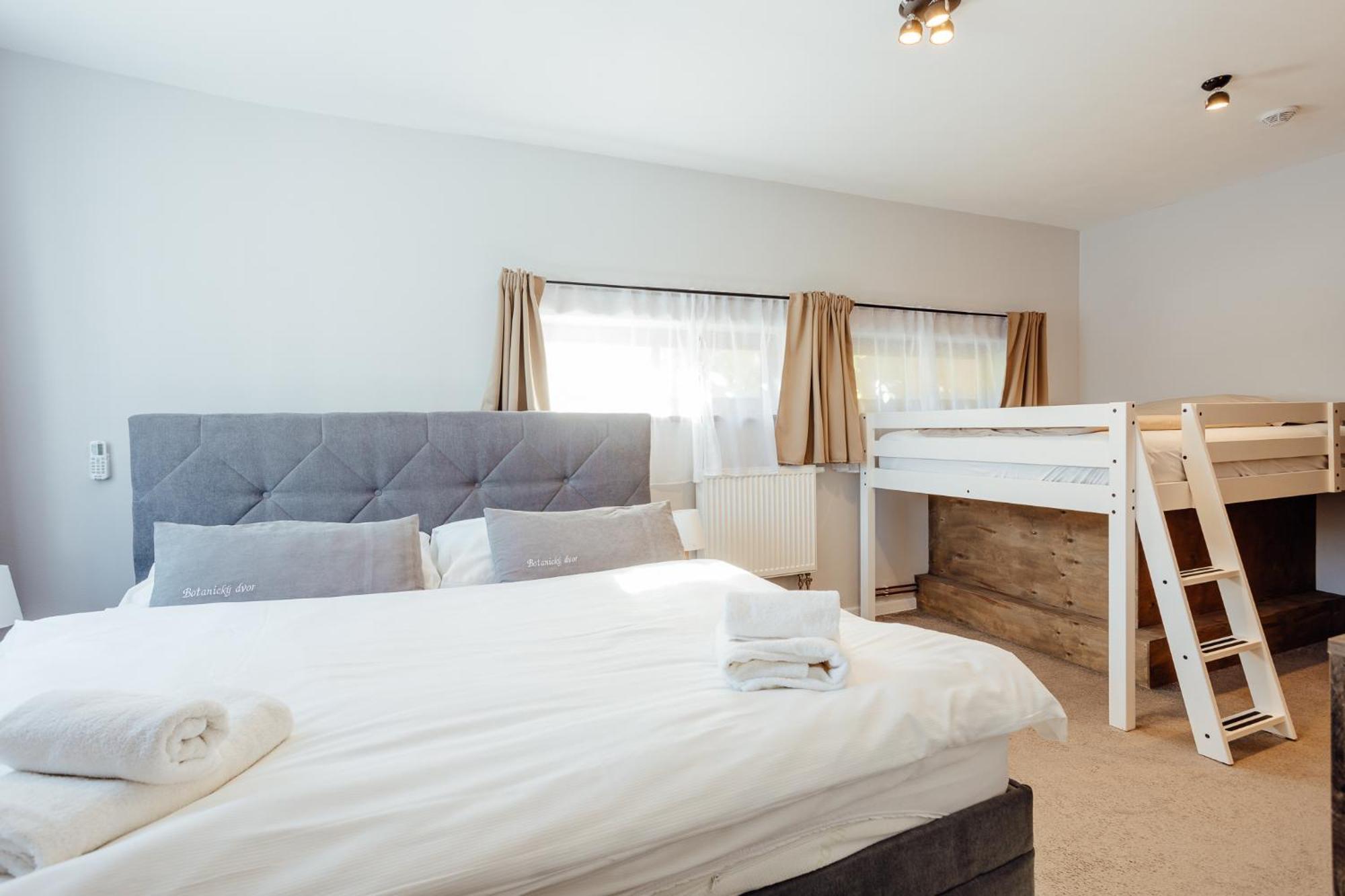 Botanicky Dvor Aparthotel Banská Štiavnica Buitenkant foto